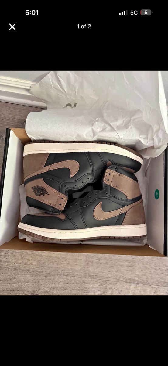 Air Jordan 1 Retro High OG Dark Mocha Sneakers - New in Box - Men's/Unisex