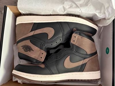 Air Jordan 1 Retro High OG Dark Mocha Sneakers - New in Box - Men's/Unisex