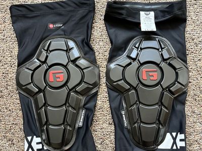 G Form Pro X3 Knee Guard Pad Adult XL