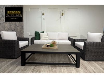 NEW VERANDA PATIO SET WE OFFER DELIVERY