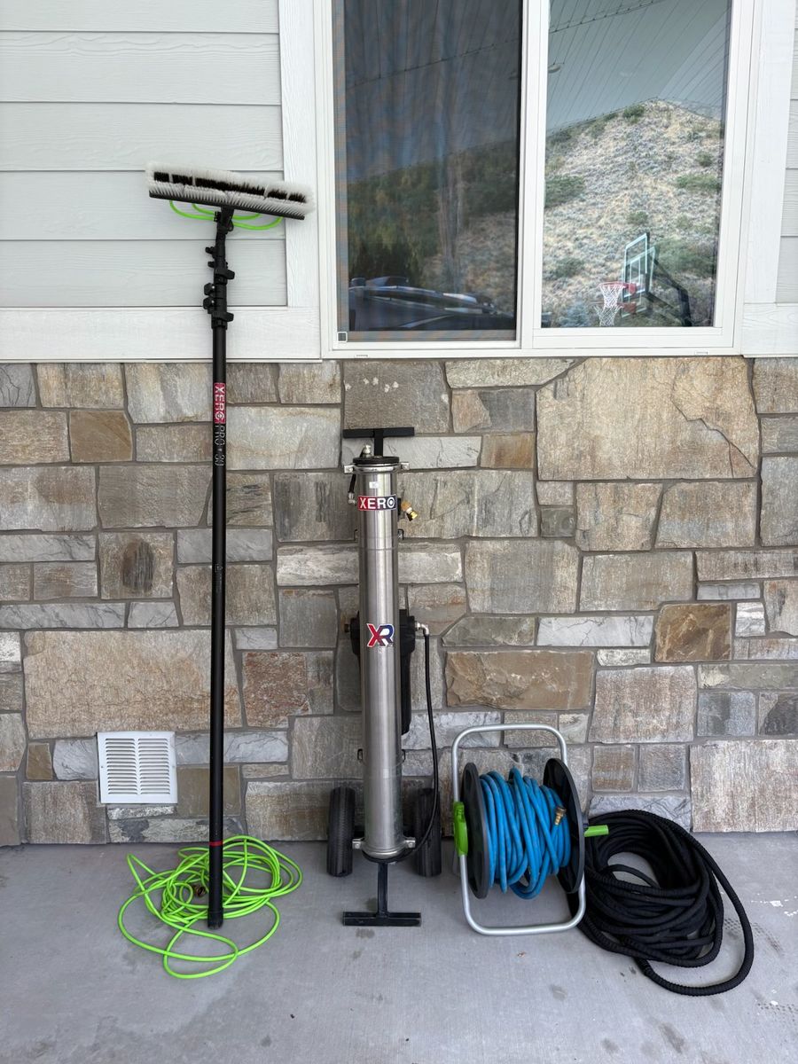 XERO Pro 30 Water Fed Pole and XERO Water Filtration System Bundle