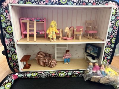 Portable Dollhouse in Suitcase by Lugg-Around NEW