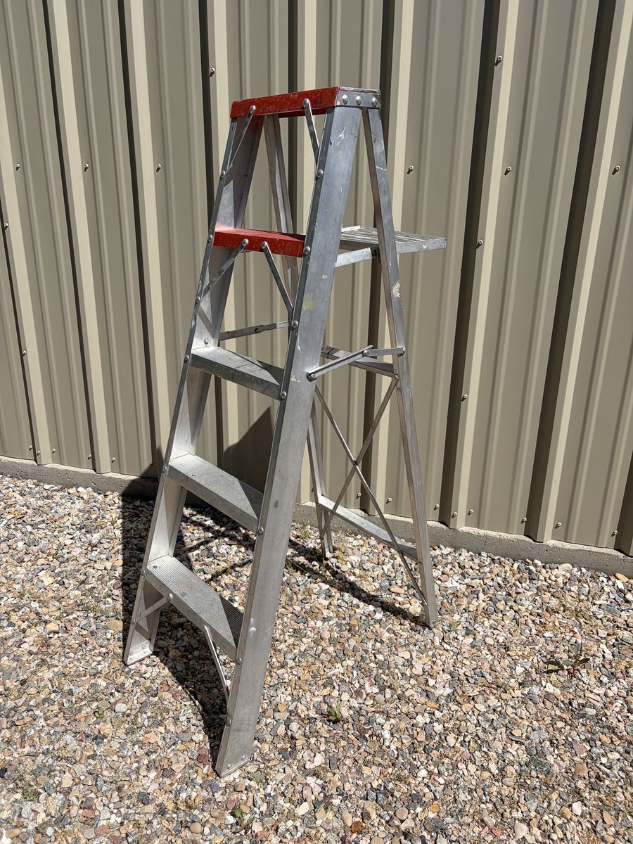 5 foot ladder
