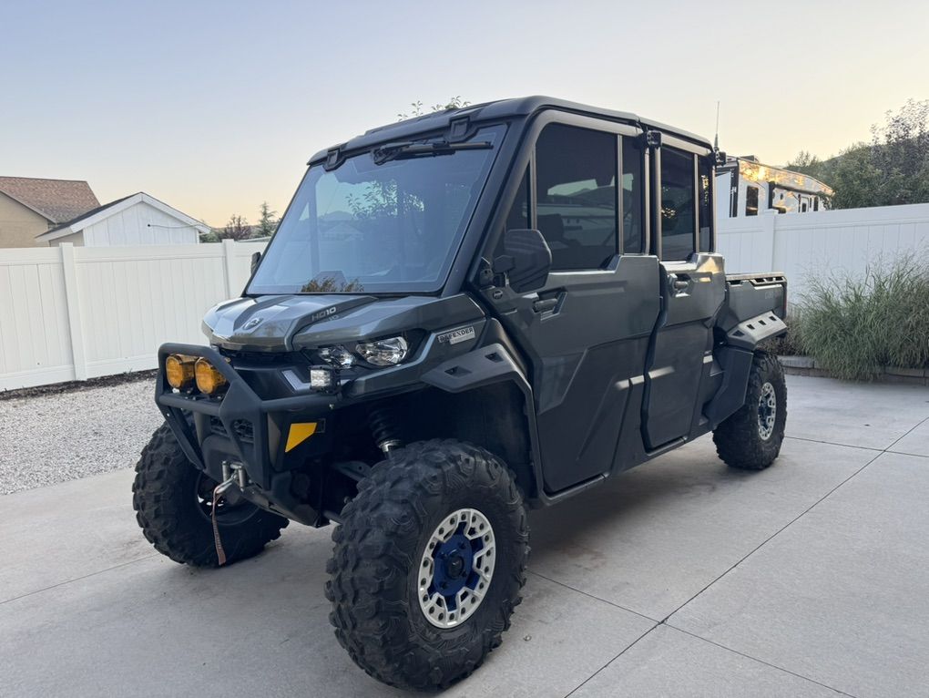 2024 Can-Am Defender Max Limited HD10