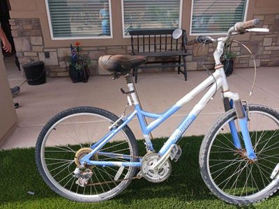 Schwinn Cimarron Women's Bike MAKE OFFER