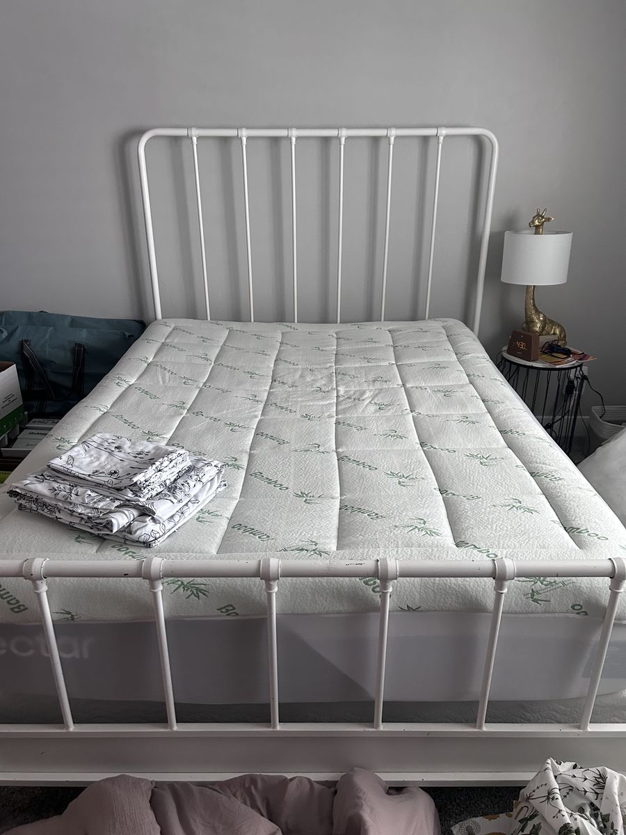 Queen size bed frame and box springs