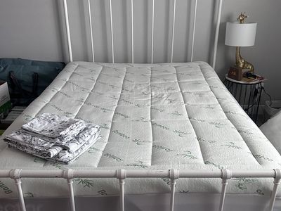 Queen size bed frame and box springs