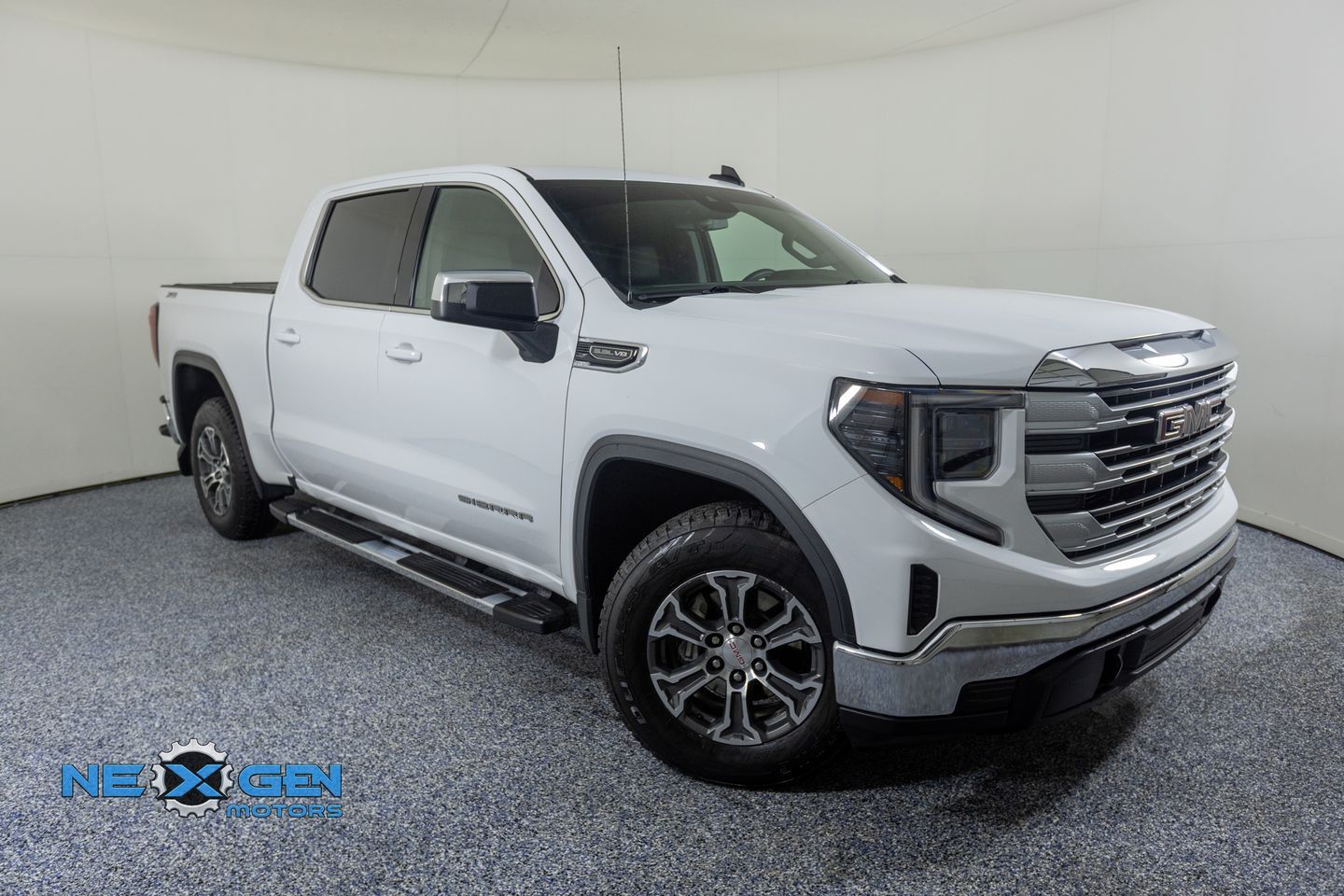 2023 GMC 1500 SLE