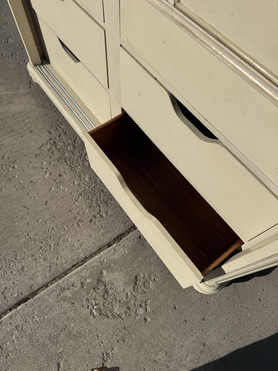 Main image 4