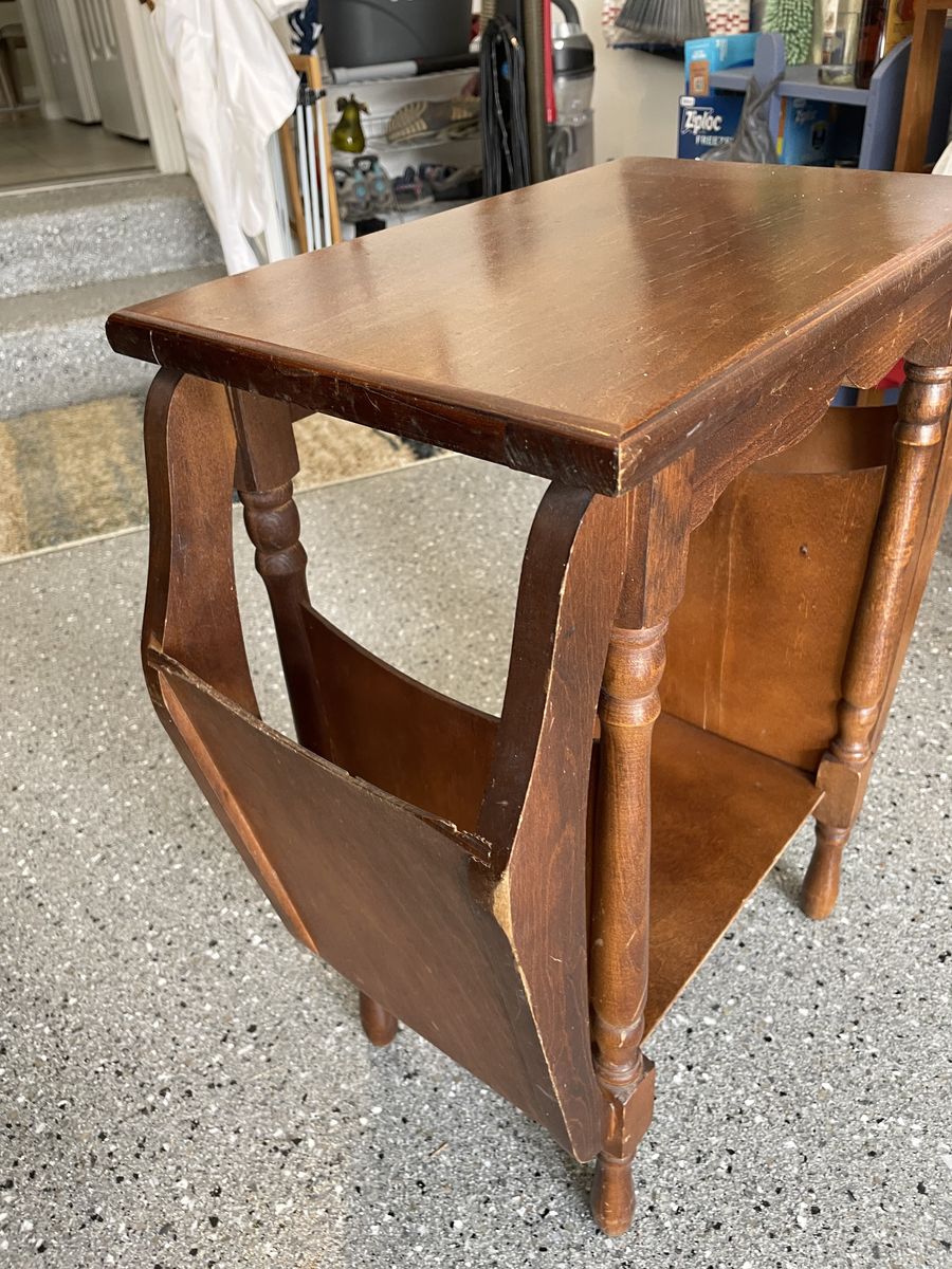 Vintage end Table With Magazine Rack