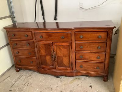 Beautiful Timeless 9 Drawer Dresser