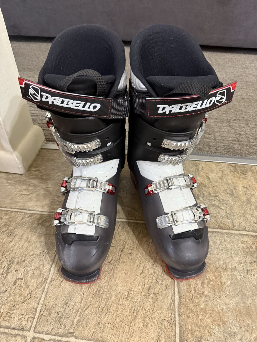 Men’s Dalbello ski boots