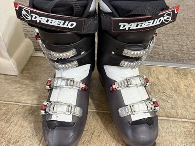 Men’s Dalbello ski boots