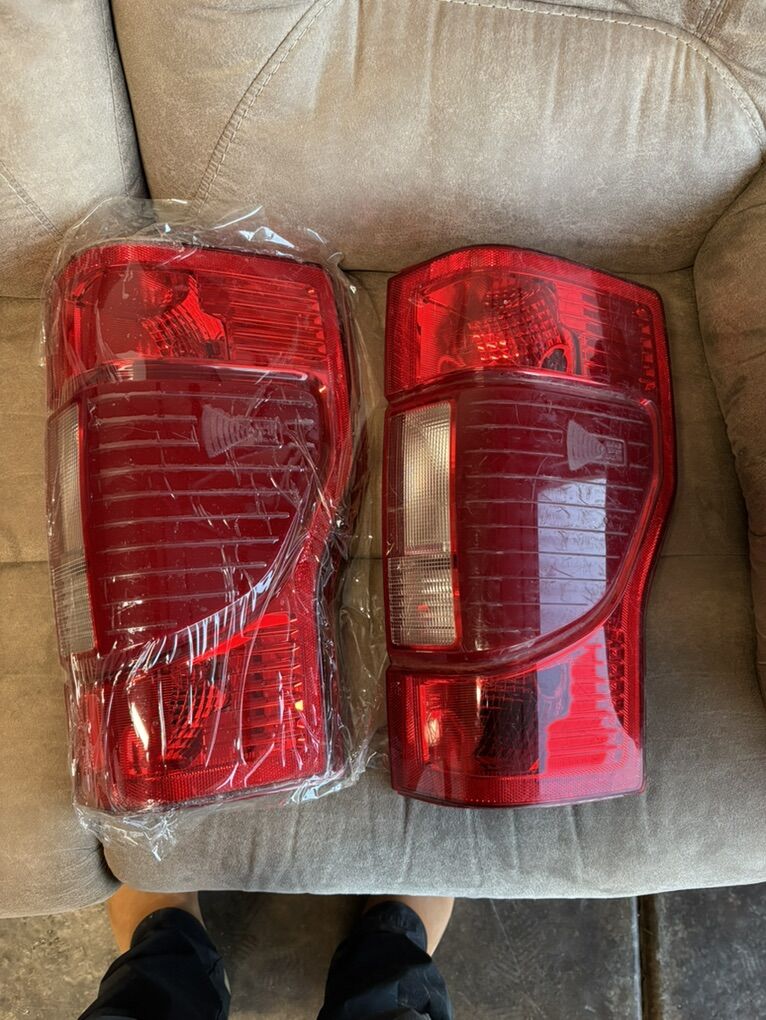 Ford F350 Tail Lights Passegee Side