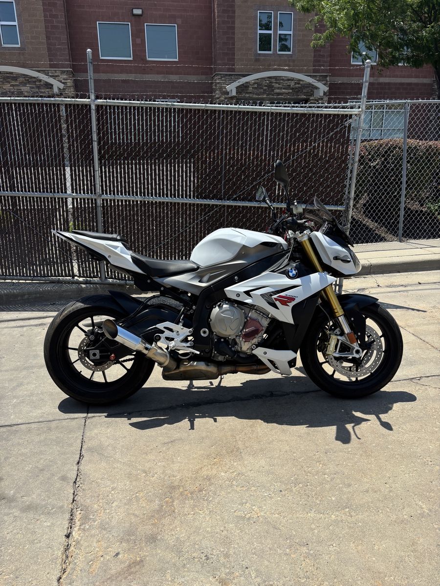 2015 BMW S1000R