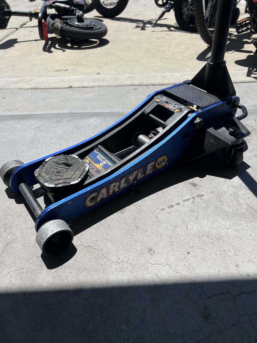 Carlyle NAPA 2-Ton Hydraulic Floor Jack - Heavy Duty Car Lift Tool