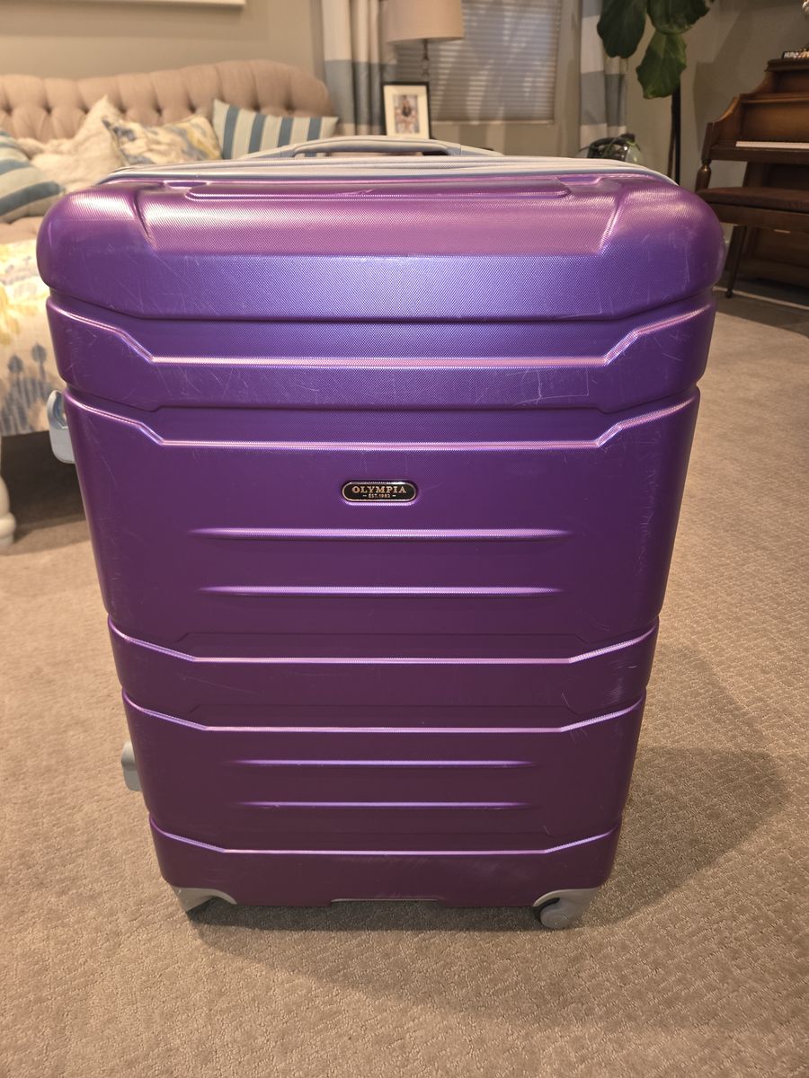 Olympia Large Expandable Suitcase