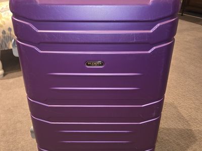 Olympia Large Expandable Suitcase
