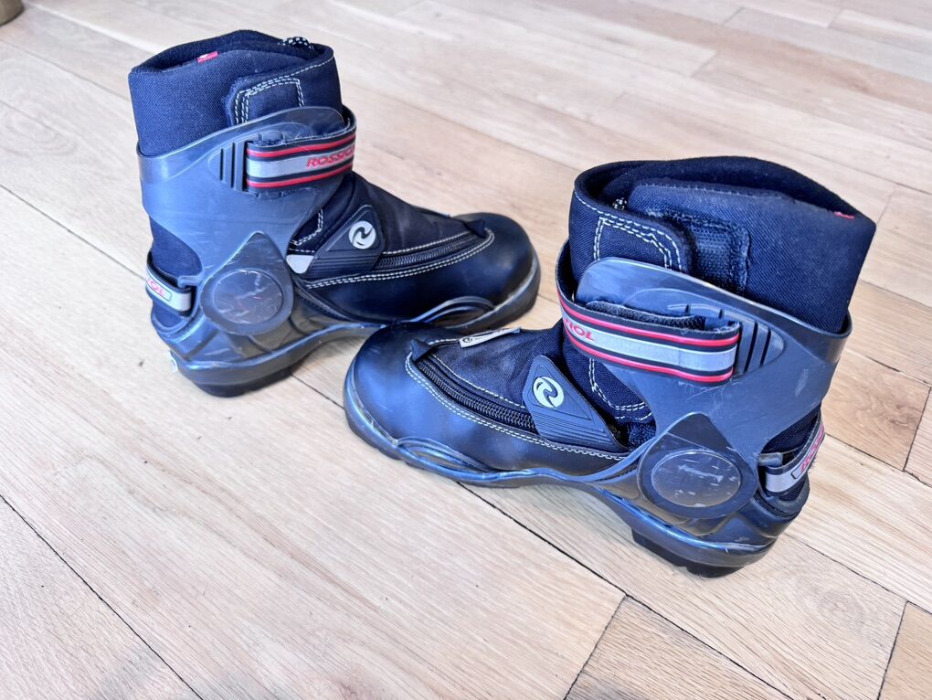 Great condition! Located in Park City Size EU 37