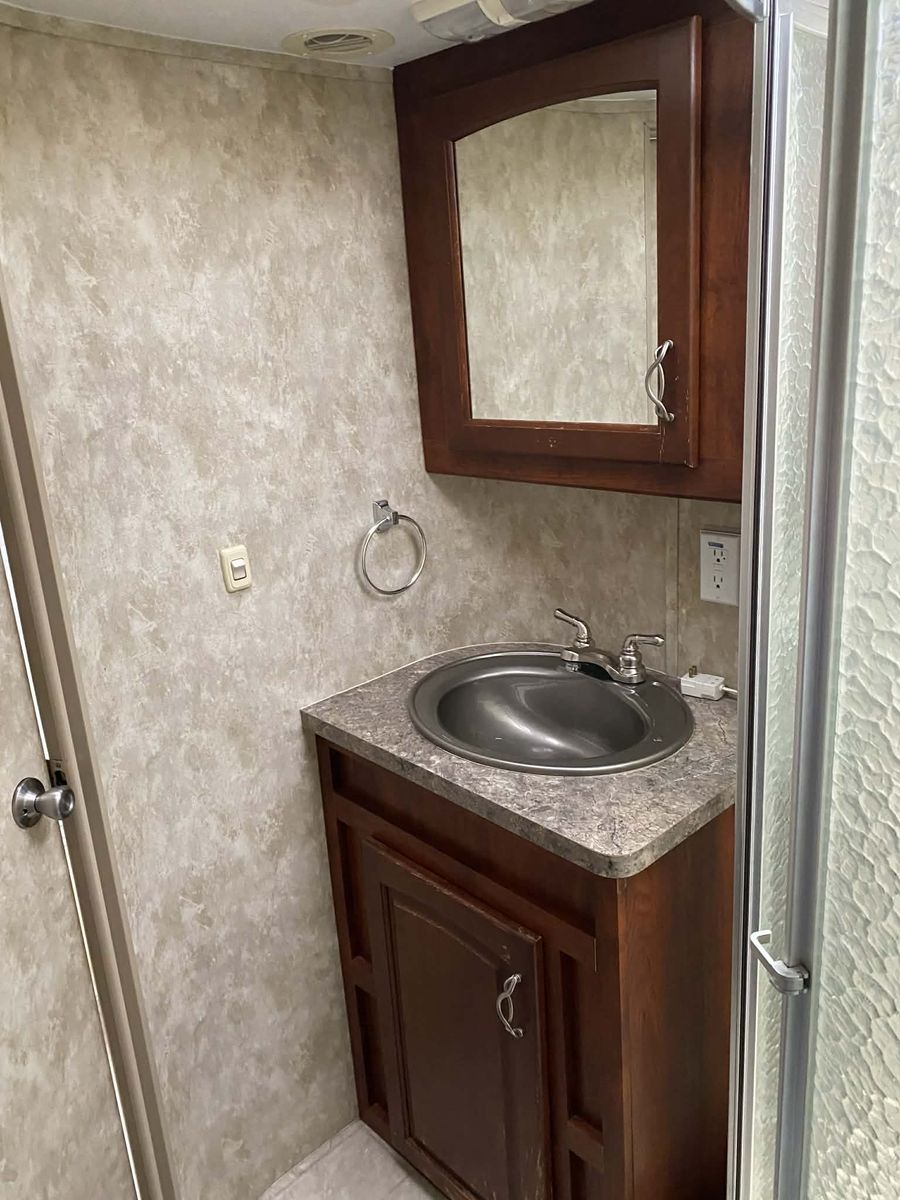 Main image 11