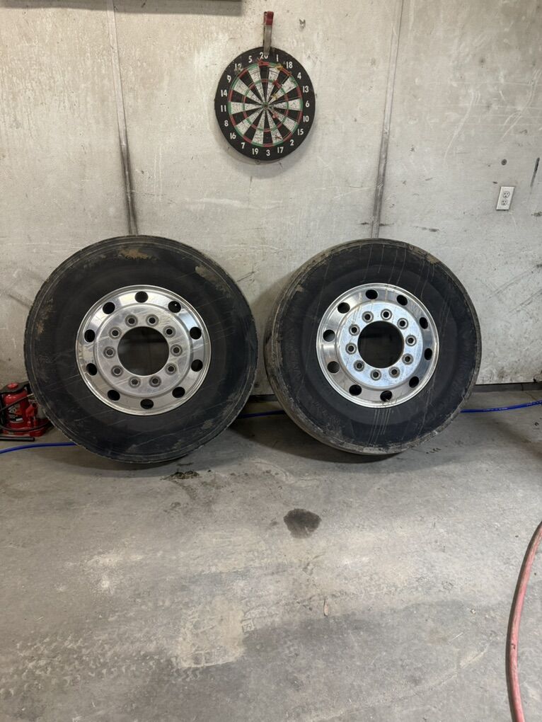 Hankook Amo9+ 315/80r22.5 on Aluminum 22.5x9