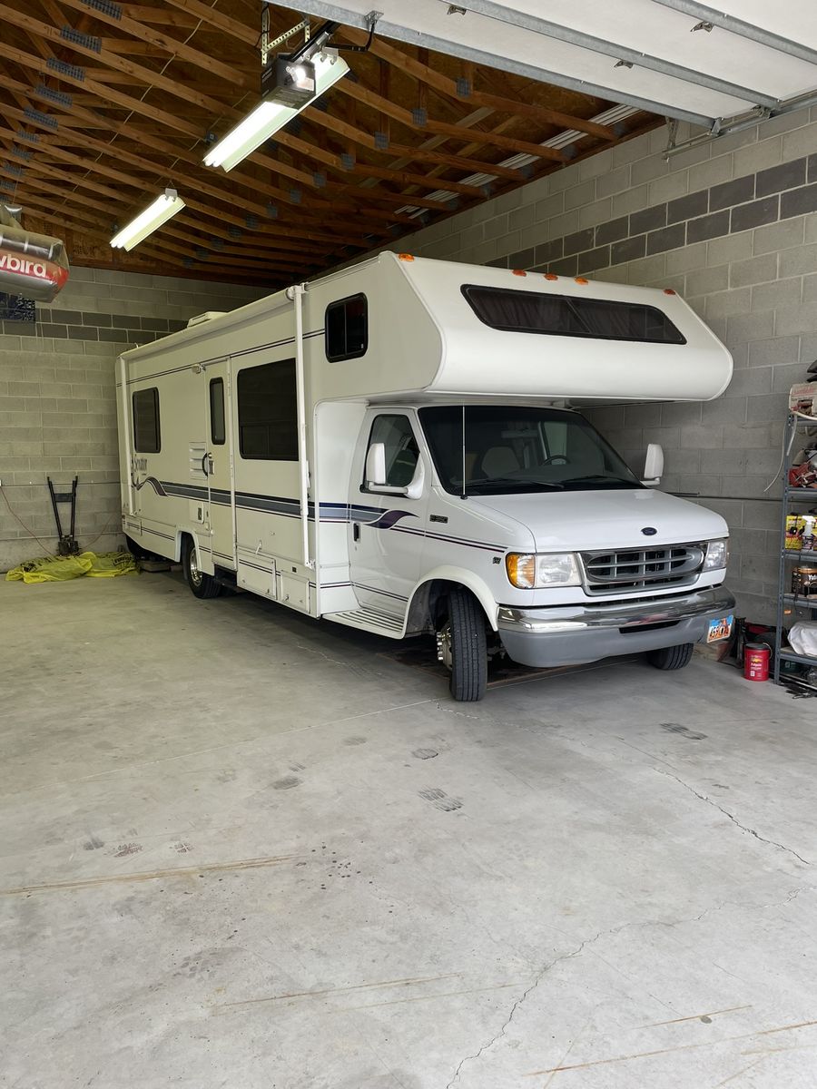 1998 Senator Class C Motorhome