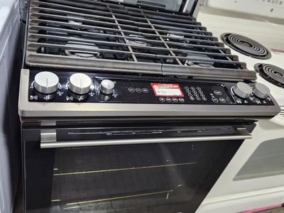 Stainless Steel Gas Range with Front Controls and Oven - W-Warranty