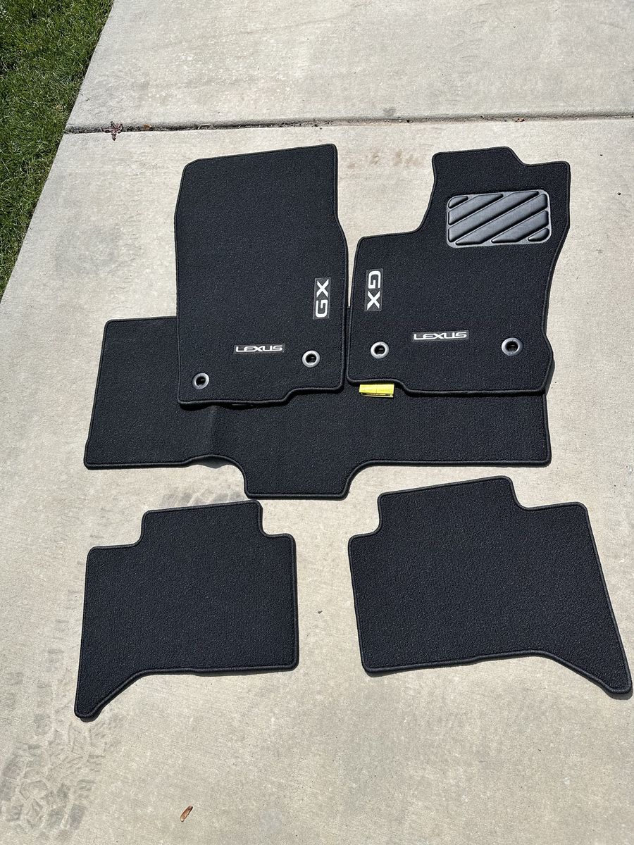 New Lexus GX550 carpet floor mats