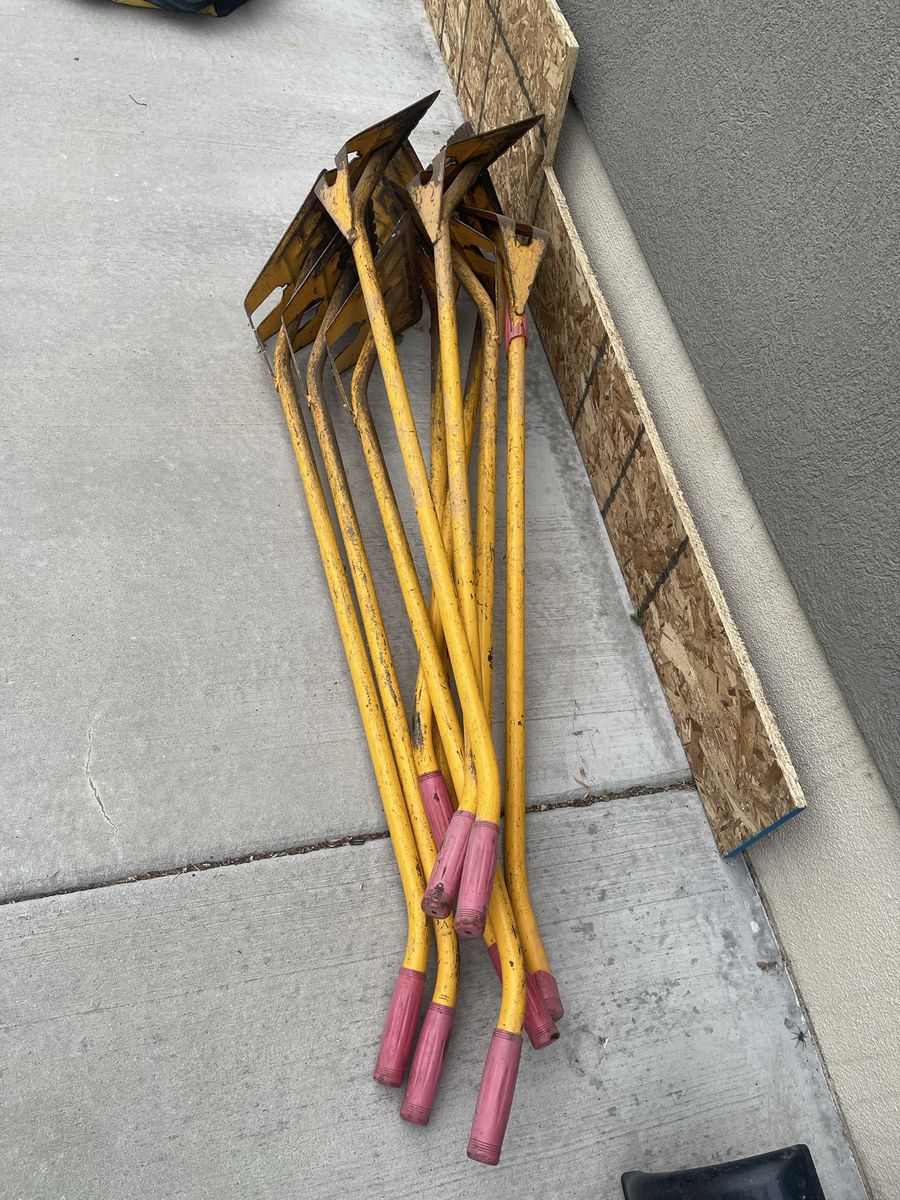 9 Used Shingle Remover Tools - Roofing Pry Bar Hoes, Yellow/Pink Handles - Great for Contractors