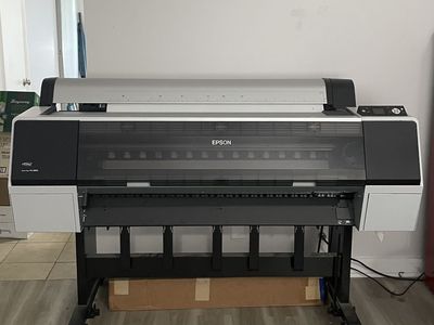 Large Format Epson Stylus Pro 9890 inkjet printer