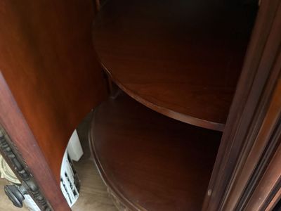 Rounded Glass Chima Hutch