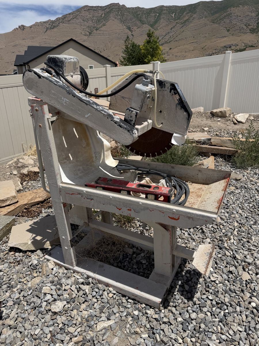 Masonry saw. CC800M