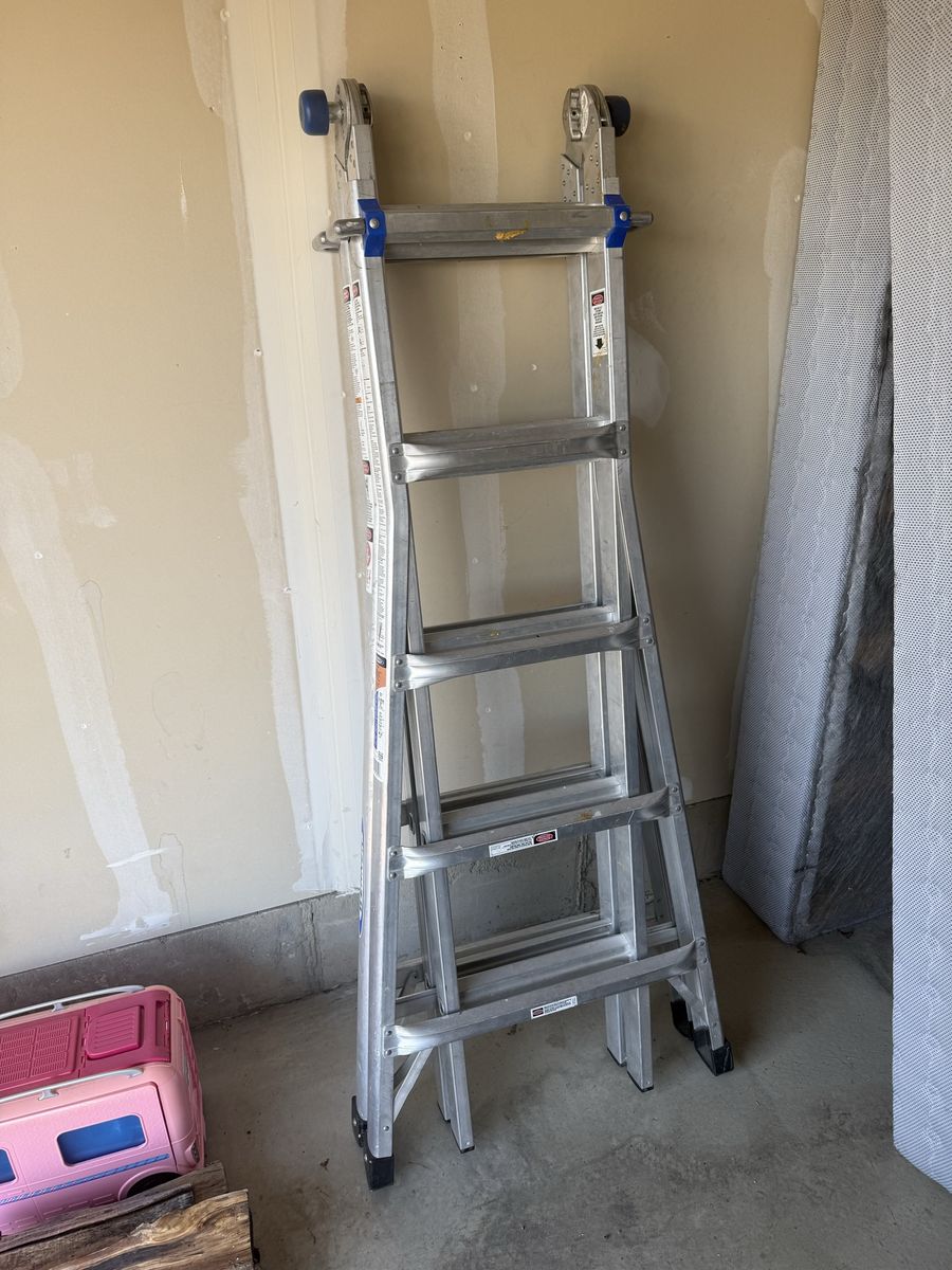 Werner MT-22 22ft Max Reach Telescoping Multi-Position Aluminum Ladder (300 lb Capacity)