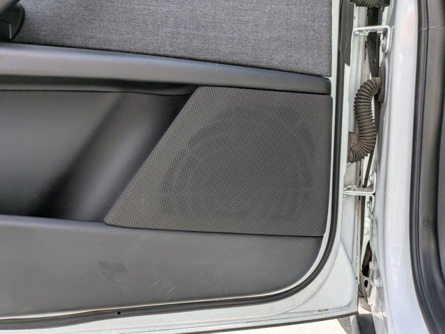 Main image 13