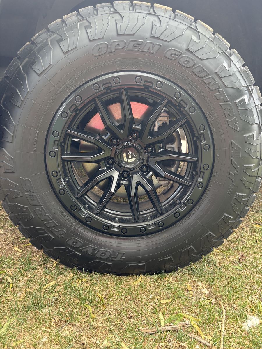 Fuel rebel wheels with brand new Toyo’s 6x135