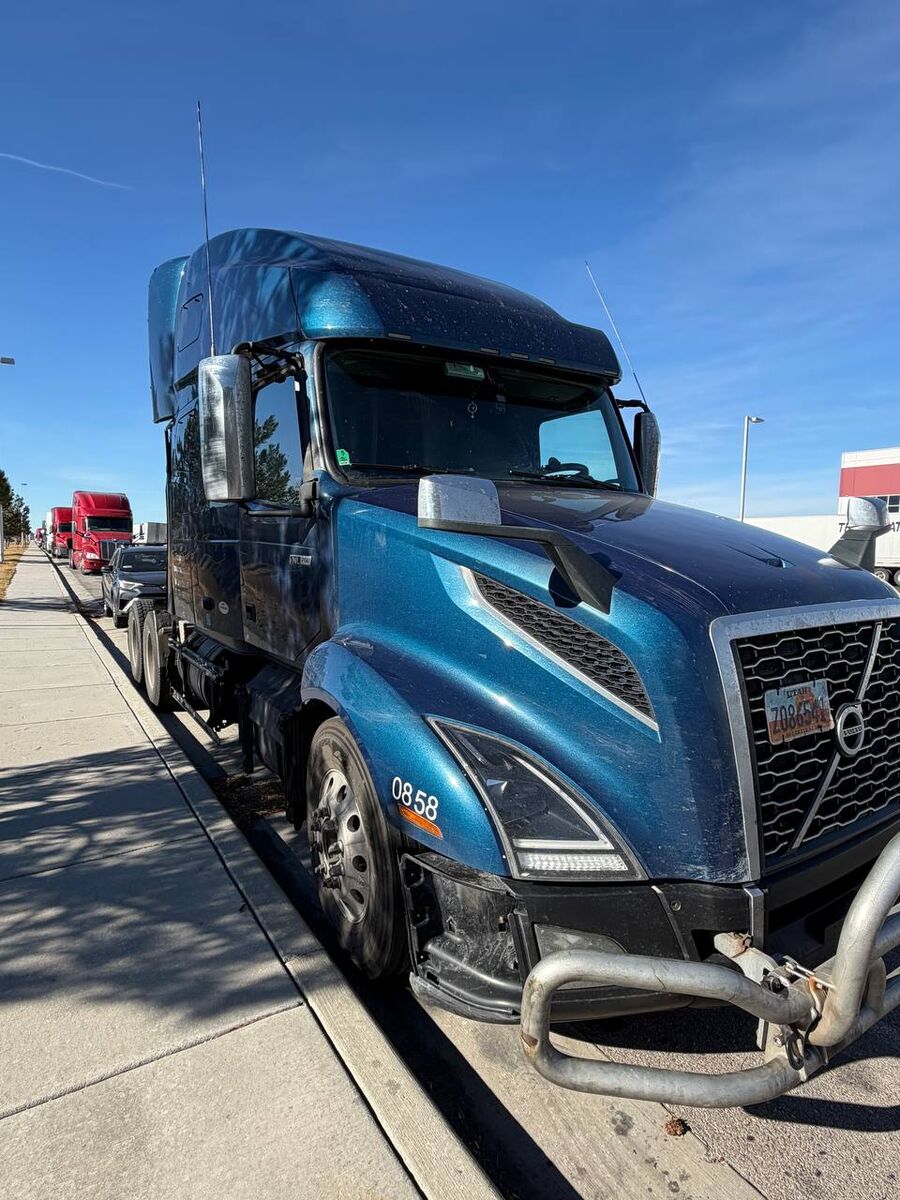 2019 VOLVO VNL