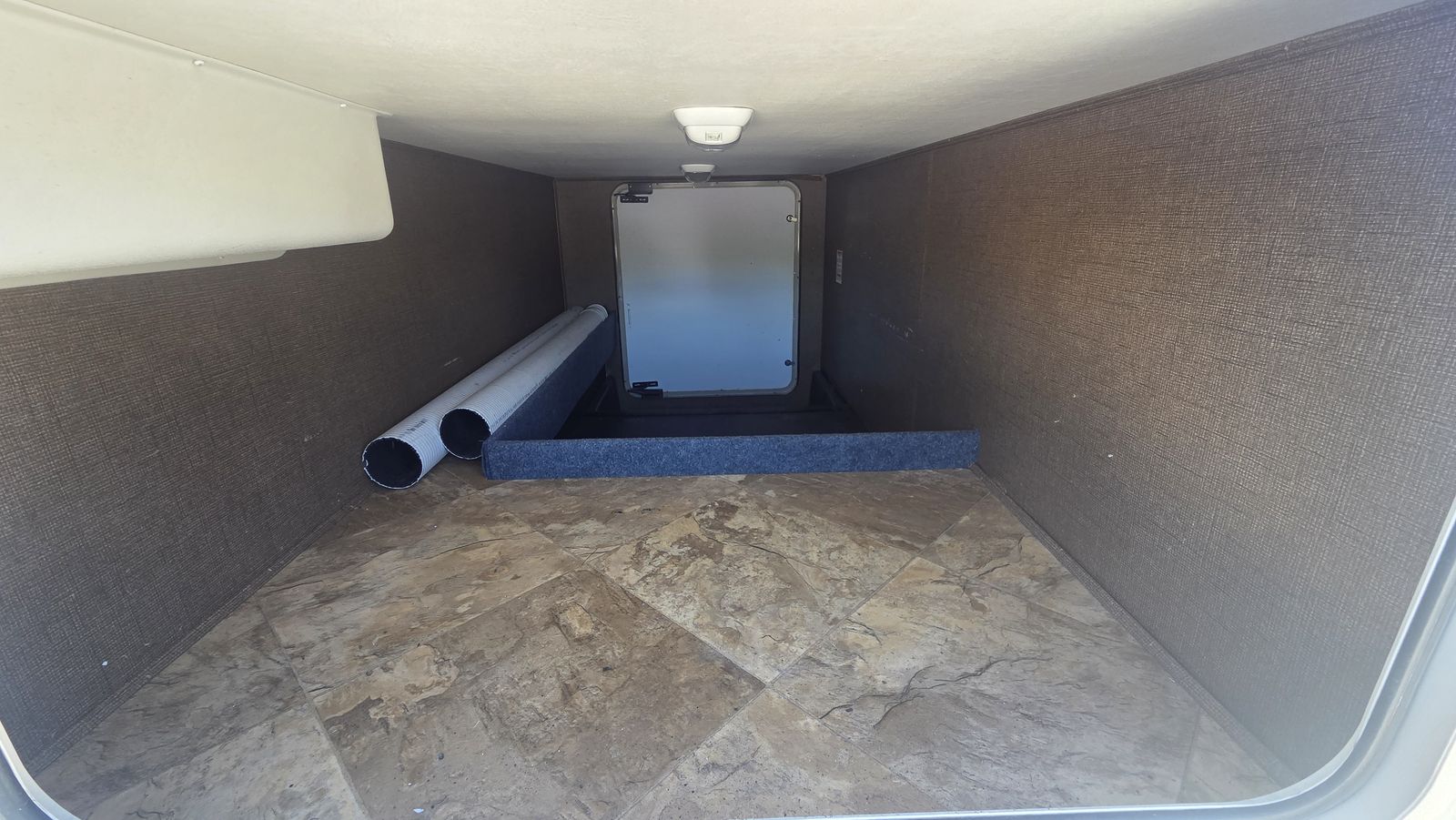 Main image 6