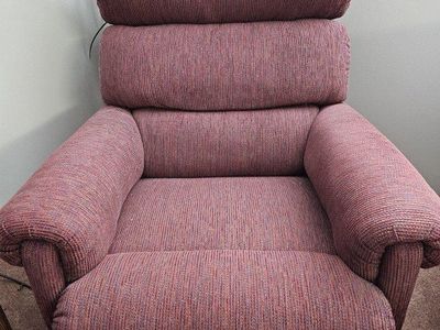 Recliner - in Taylorsville