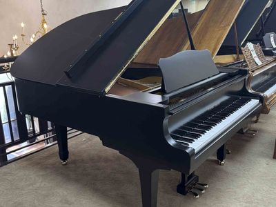 GORGEOUS LIKE NEW GRAND PIANO