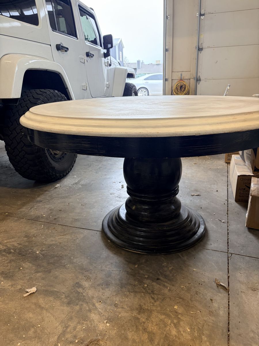 Round Pedestal Dining Table