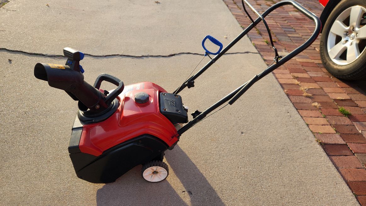 18" Toro 418 Snowblower single stage OHV 4-cycle just tuned up