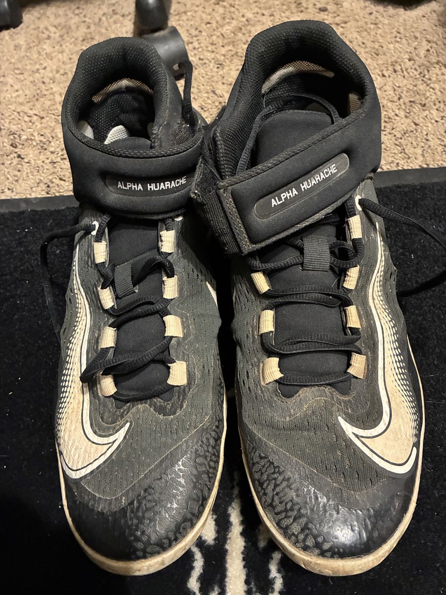 Nike Baseball Metal Cleats Size 10