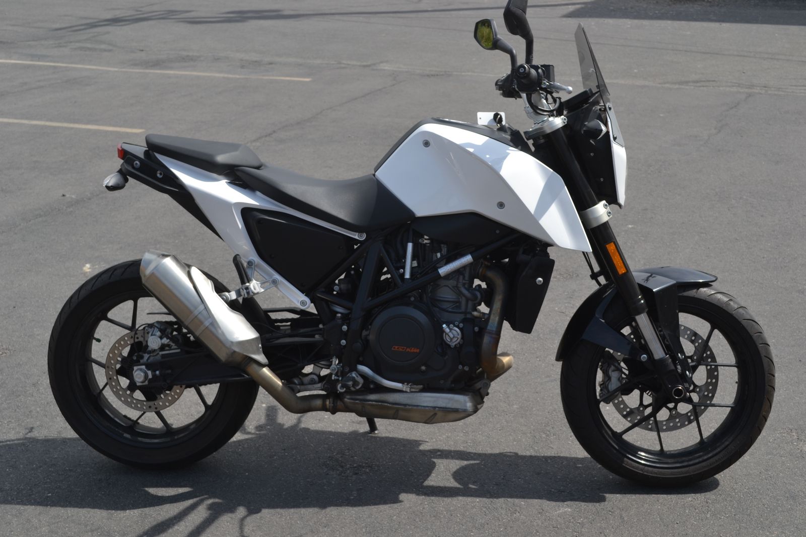 2016 KTM 690 Duke - Naked Streetfighter Sport