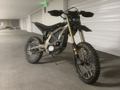 2025 surron Ultra Bee Like New Used 3x