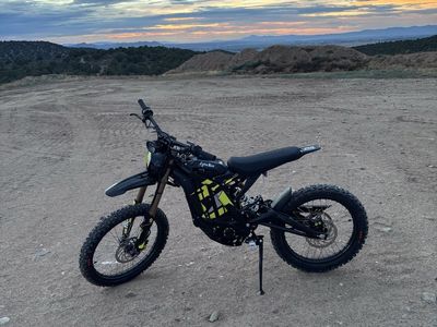 Surron Light Bee X Electric Dirt Bike Black/Yellow Electric Motocross Off-Road Motorcycle