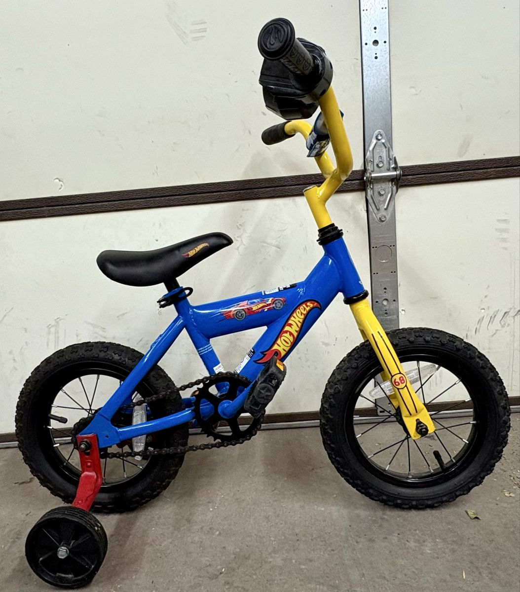 12” Hot Wheels bike in great condition