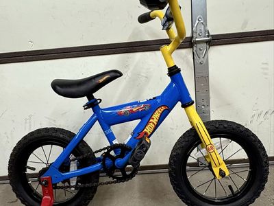 12” Hot Wheels bike in great condition