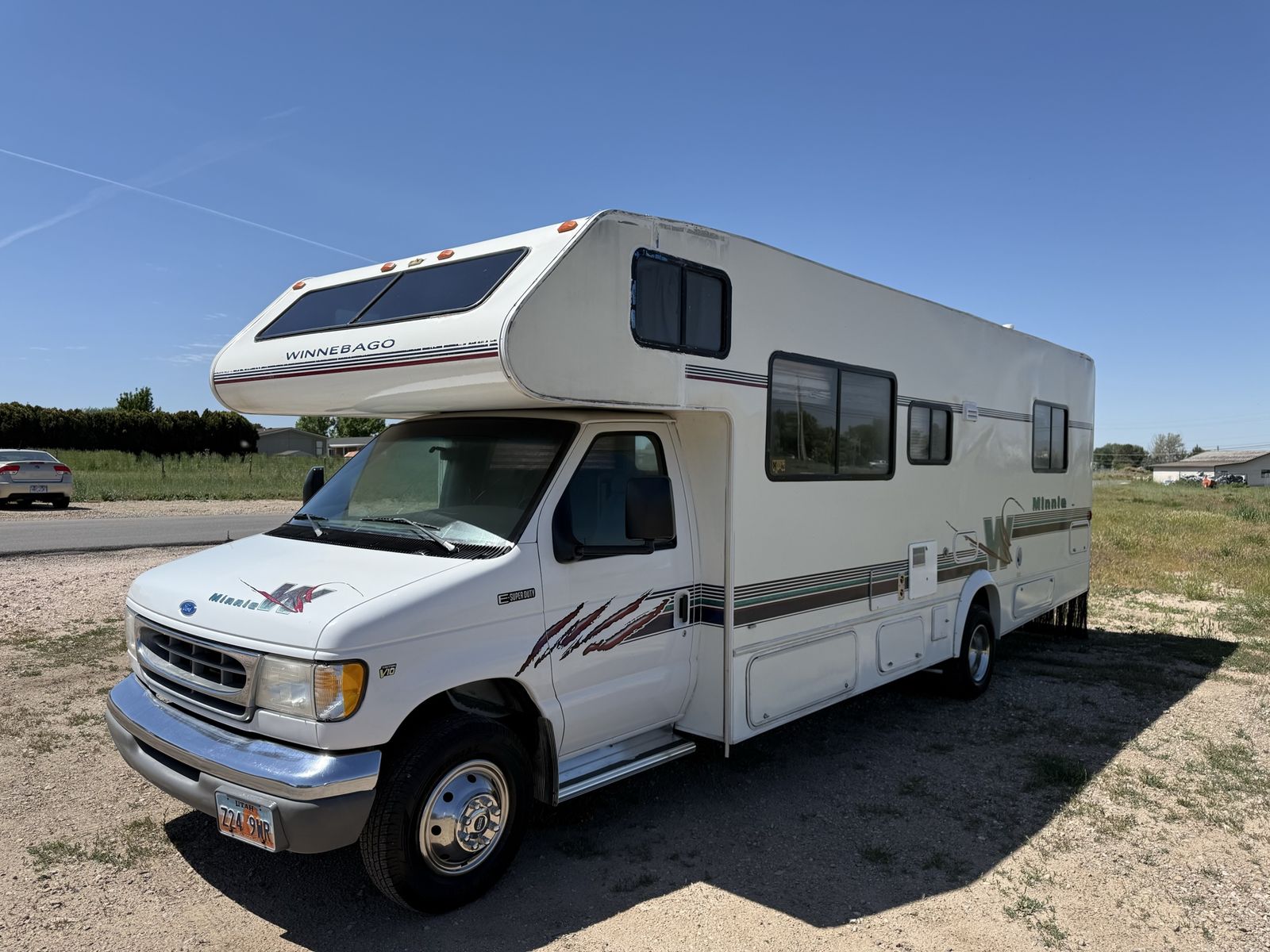 1997 Winnebago Minnie Winnie class C 30 FT motor coach