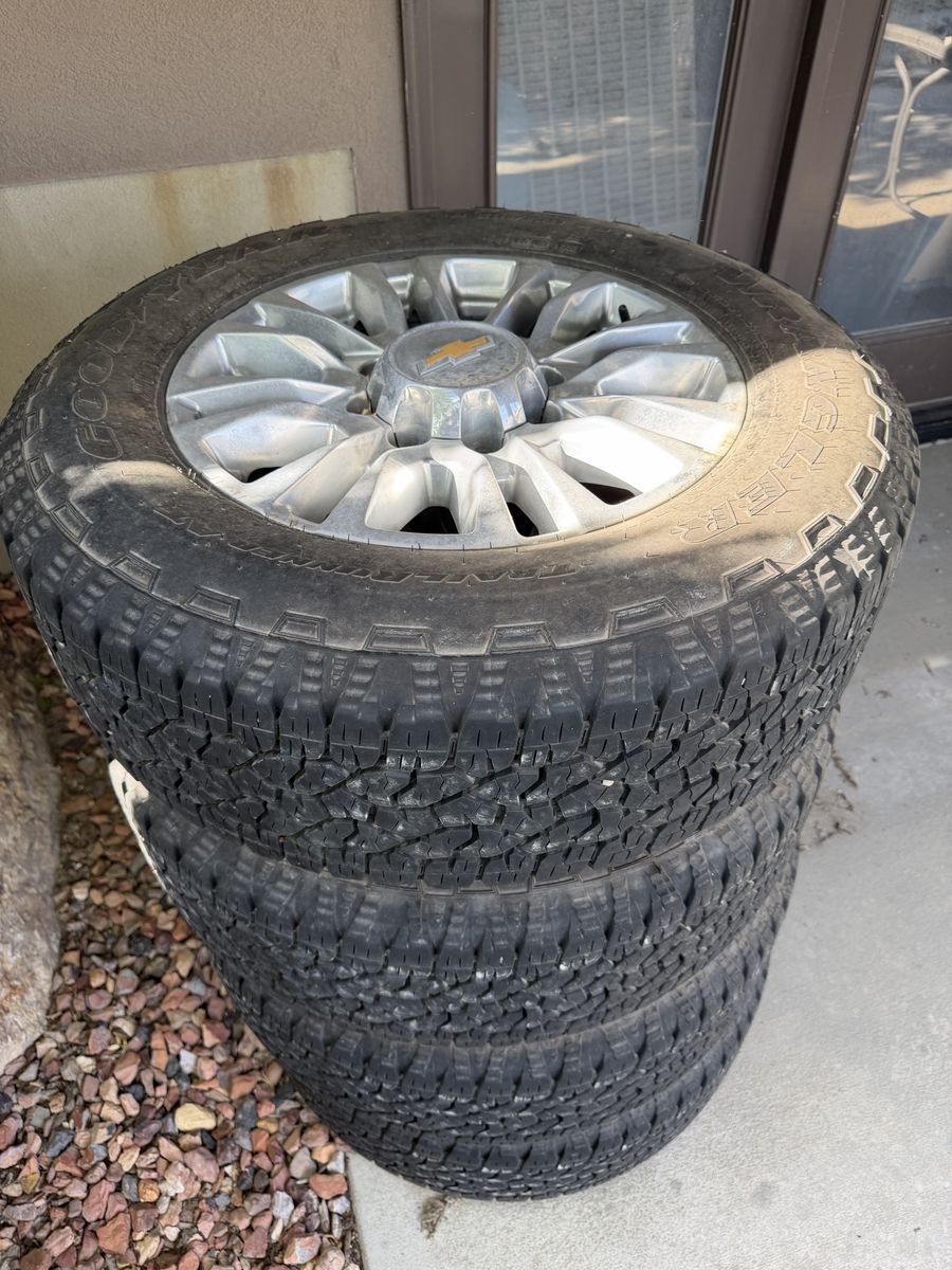2022 Chevrolet Silverado 3500HD Stock Tires and Wheels
