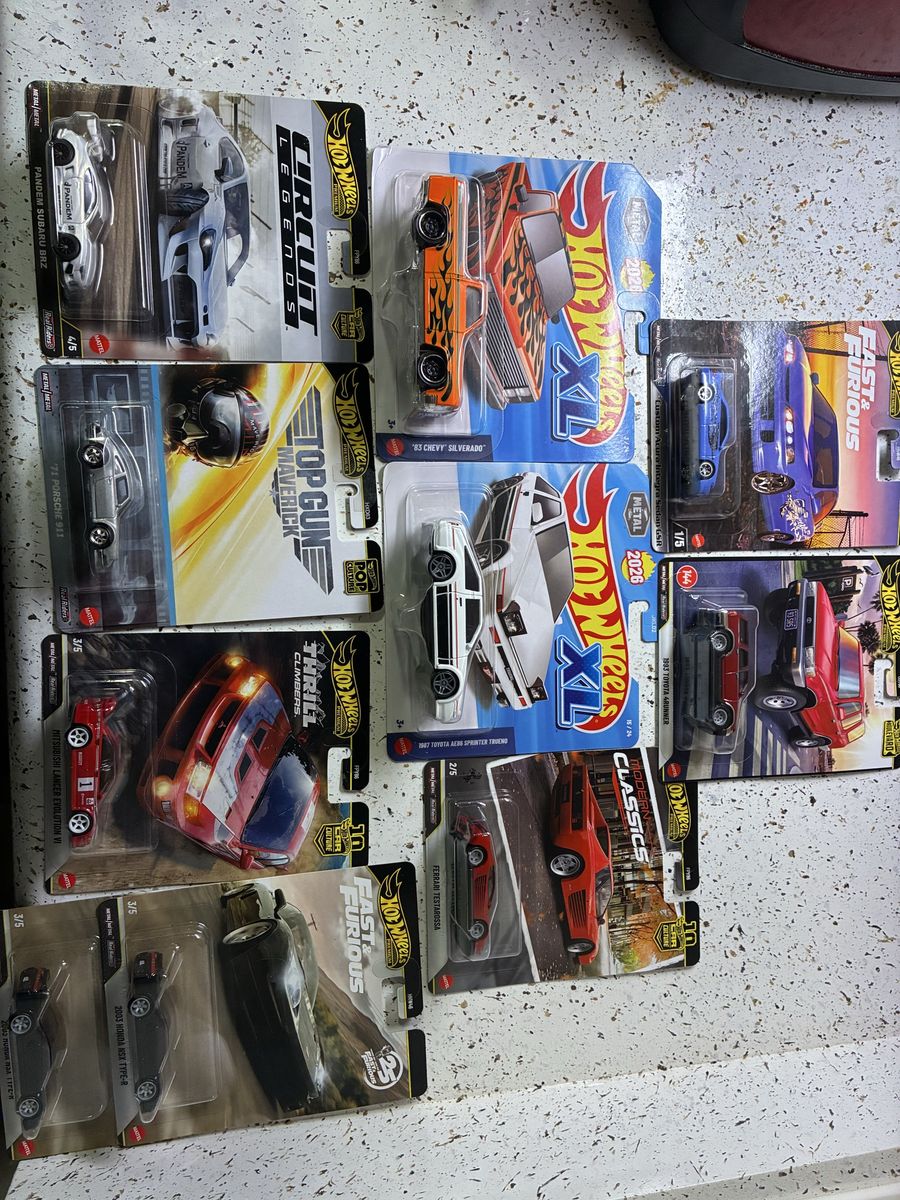 Hot Wheels Diecast Car Lot - Fast & Furious, Circuit Legends, Top Gun, DeBerti Tacoma 1:43